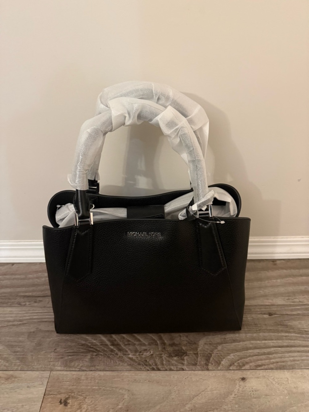 Michael Kors Black Pebbled Leather Purse $400 OBO - BNWT - Picture 2 of 11